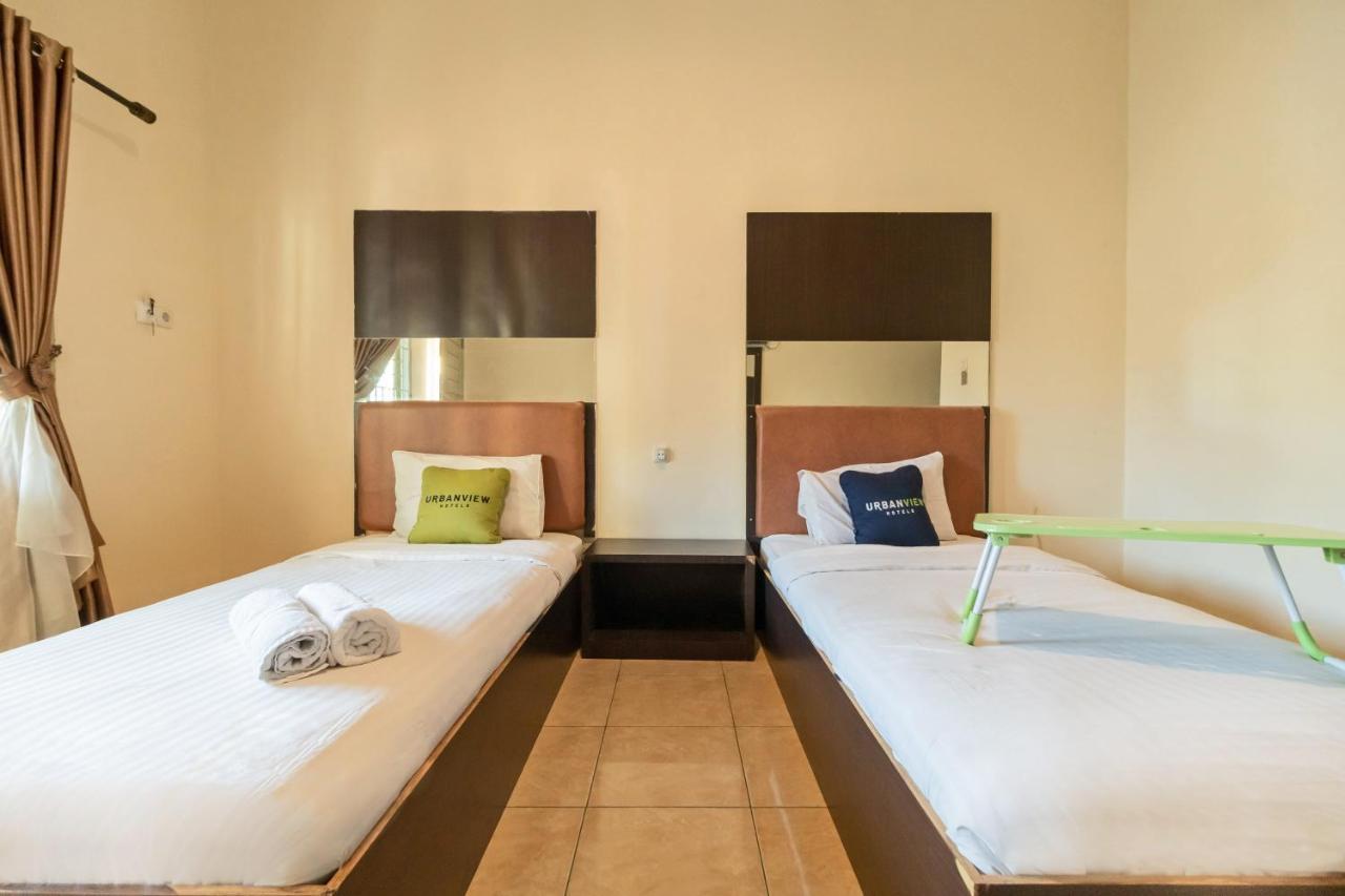Urbanview Hotel Nugraha Palembang By Reddoorz Exterior foto
