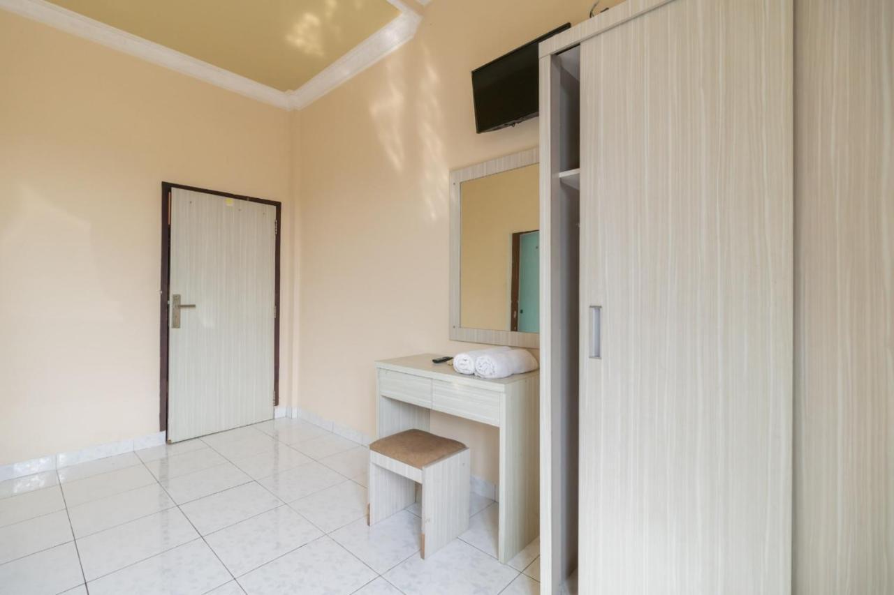 Urbanview Hotel Nugraha Palembang By Reddoorz Exterior foto