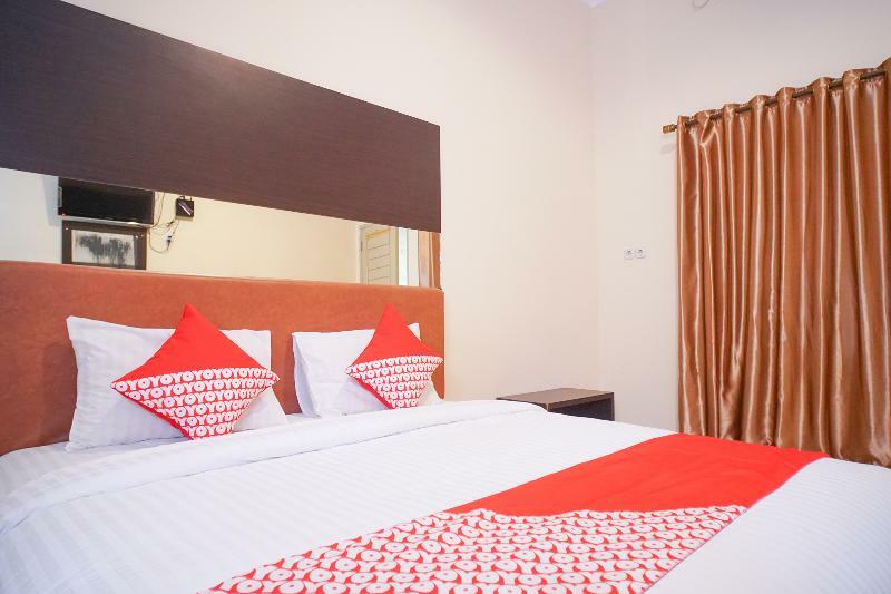Urbanview Hotel Nugraha Palembang By Reddoorz Exterior foto